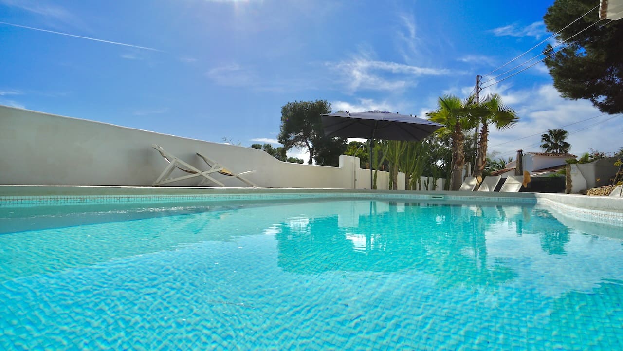 Chalet de 6 habitaciones en Moraira en venta con piscina - 859.000 € (Ref: 9569421)