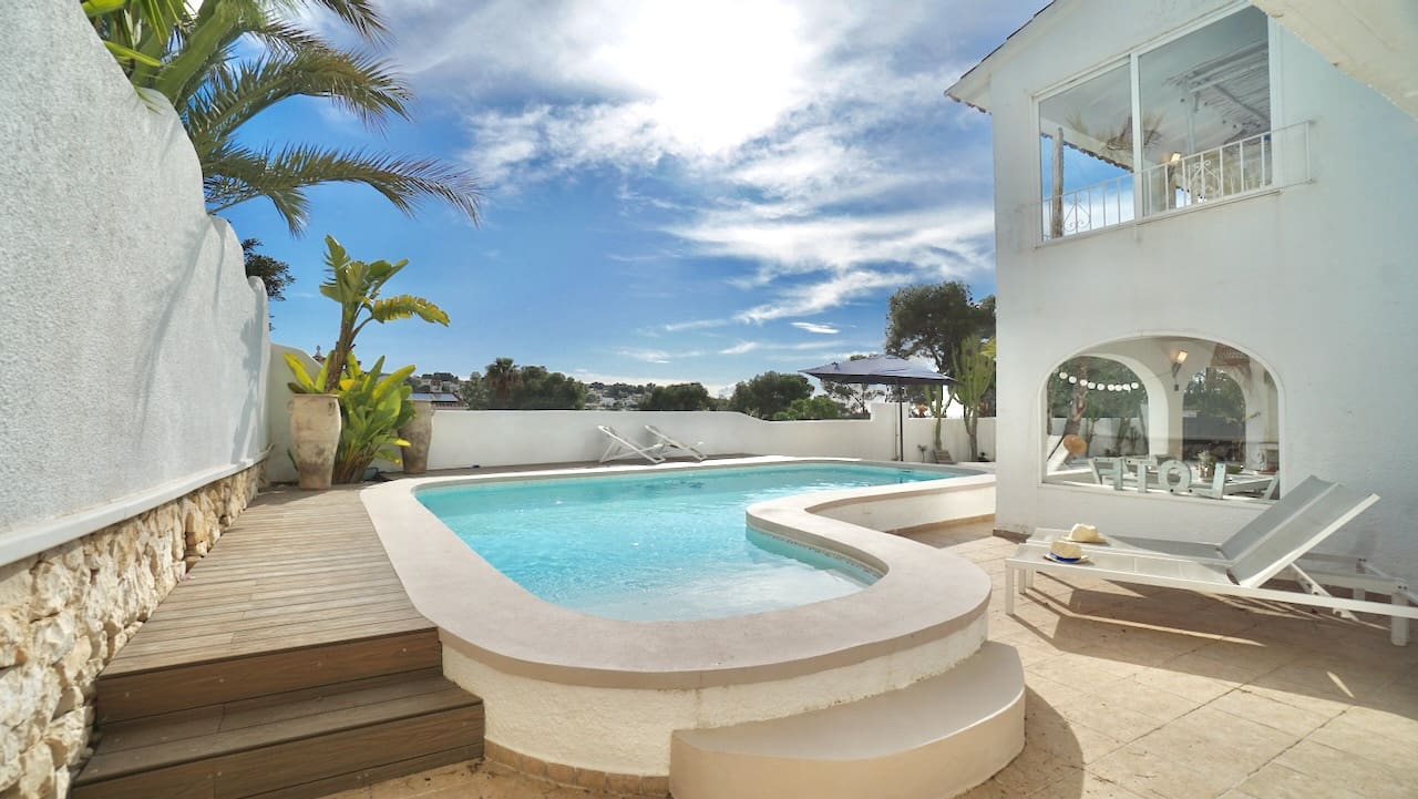 Chalet de 6 habitaciones en Moraira en venta con piscina - 859.000 € (Ref: 9569421)