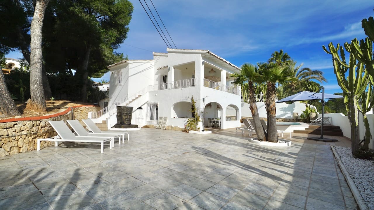 Chalet de 6 habitaciones en Moraira en venta con piscina - 859.000 € (Ref: 9569421)