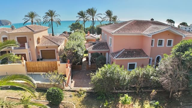 3 bedroom Villa for sale in Moraira, Teulada-Moraira with pool garage - € 649,000 (Ref: 9591802)