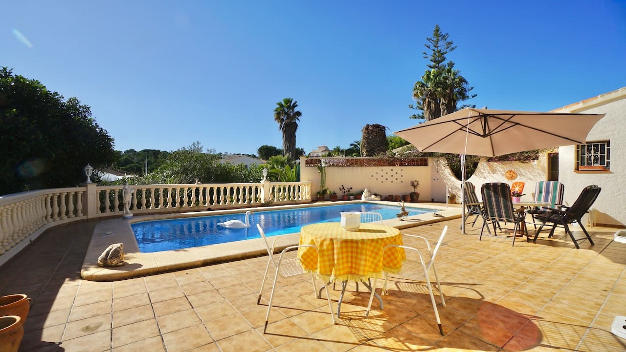 3 bedroom Villa for sale in Moraira with pool garage - € 649,000 (Ref: 9591802)