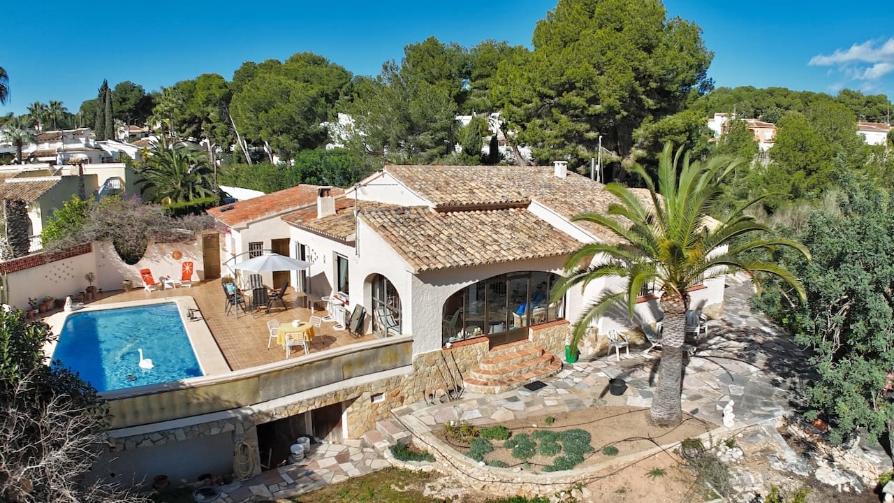 3 bedroom Villa for sale in Moraira with pool garage - € 649,000 (Ref: 9591802)
