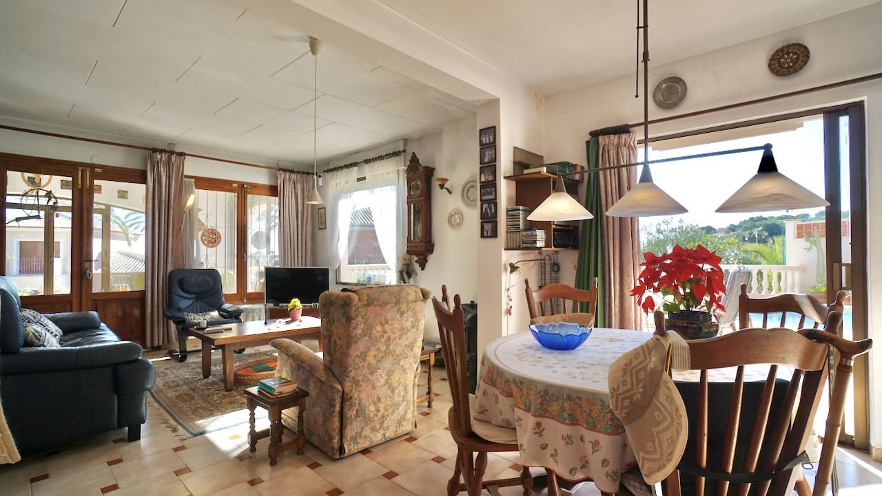 3 bedroom Villa for sale in Moraira with pool garage - € 649,000 (Ref: 9591802)