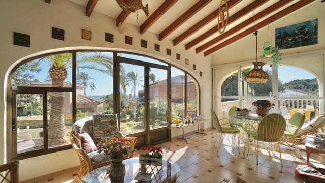 3 bedroom Villa for sale in Moraira, Teulada-Moraira with pool garage - € 649,000 (Ref: 9591802)