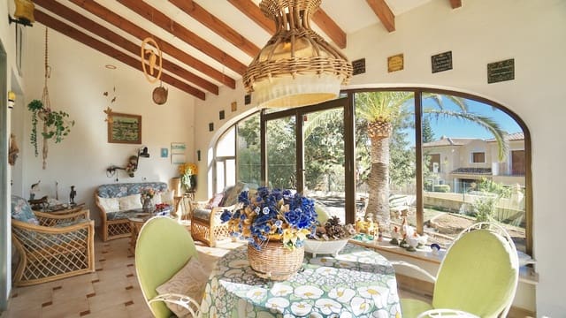 3 bedroom Villa for sale in Moraira, Teulada-Moraira with pool garage - € 649,000 (Ref: 9591802)