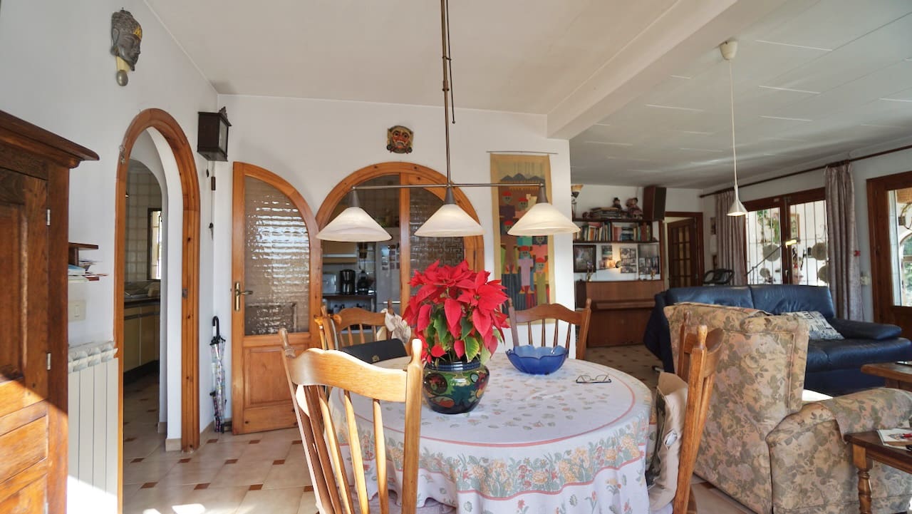 3 bedroom Villa for sale in Moraira with pool garage - € 649,000 (Ref: 9591802)