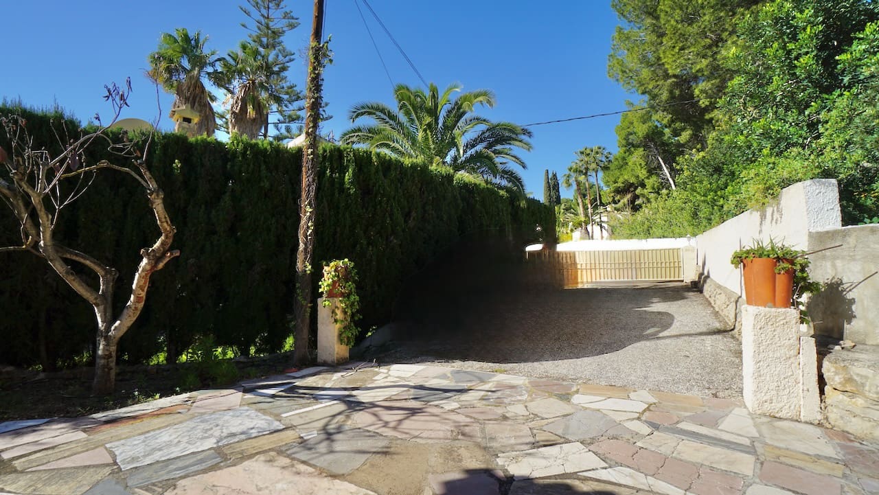 3 bedroom Villa for sale in Moraira with pool garage - € 649,000 (Ref: 9591802)