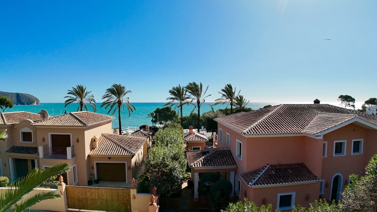 3 bedroom Villa for sale in Moraira with pool garage - € 649,000 (Ref: 9591802)