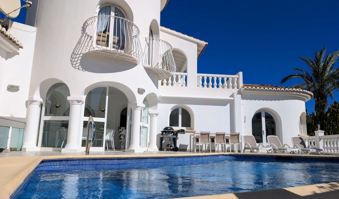 3 soverom Villa til salgs i Moraira med svømmebasseng - € 1 100 000 (Ref: 9699324)