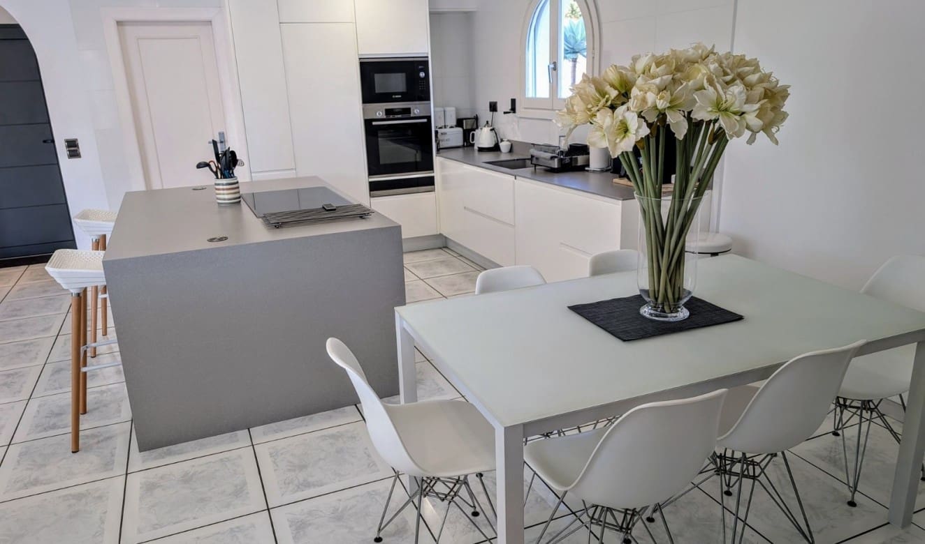 3 soverom Villa til salgs i Moraira med svømmebasseng - € 1 100 000 (Ref: 9699324)