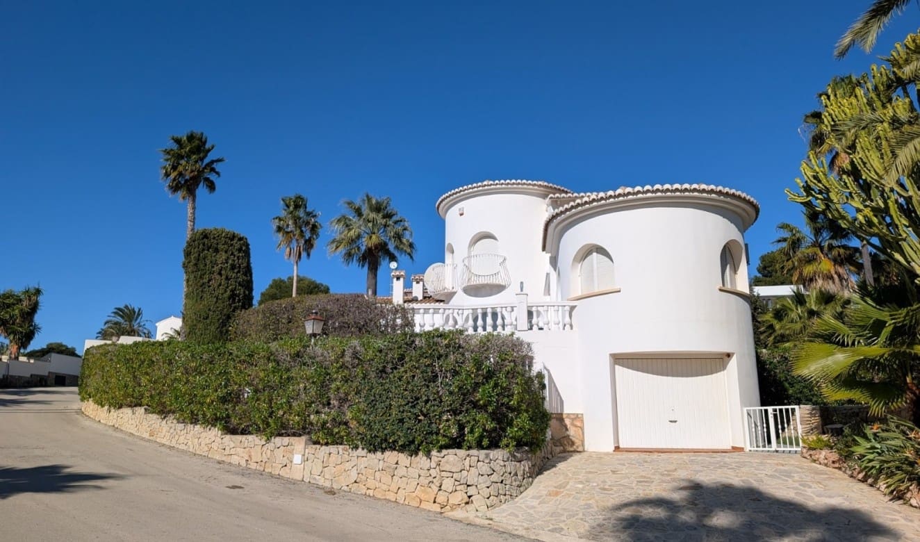 3 soverom Villa til salgs i Moraira med svømmebasseng - € 1 100 000 (Ref: 9699324)