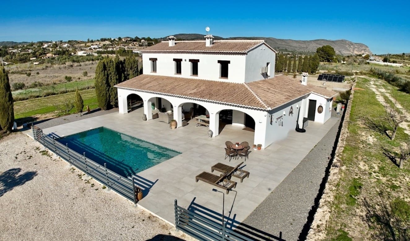 3 soveværelse Finca/Landehus til salg i Benissa med swimmingpool - € 1.395.000 (Ref: 9699326)