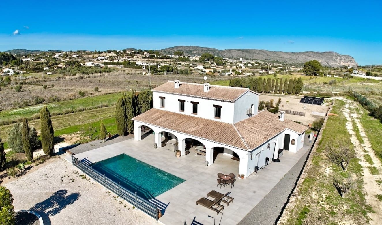 3 soveværelse Finca/Landehus til salg i Benissa med swimmingpool - € 1.395.000 (Ref: 9699326)
