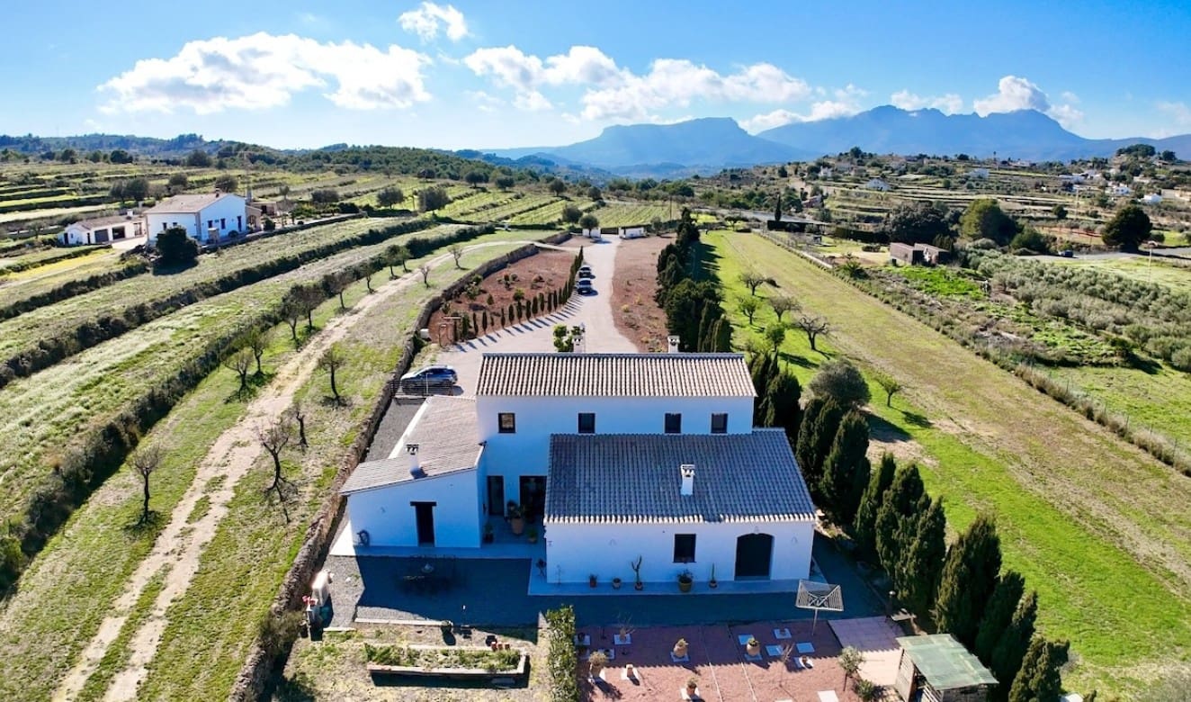3 soveværelse Finca/Landehus til salg i Benissa med swimmingpool - € 1.395.000 (Ref: 9699326)