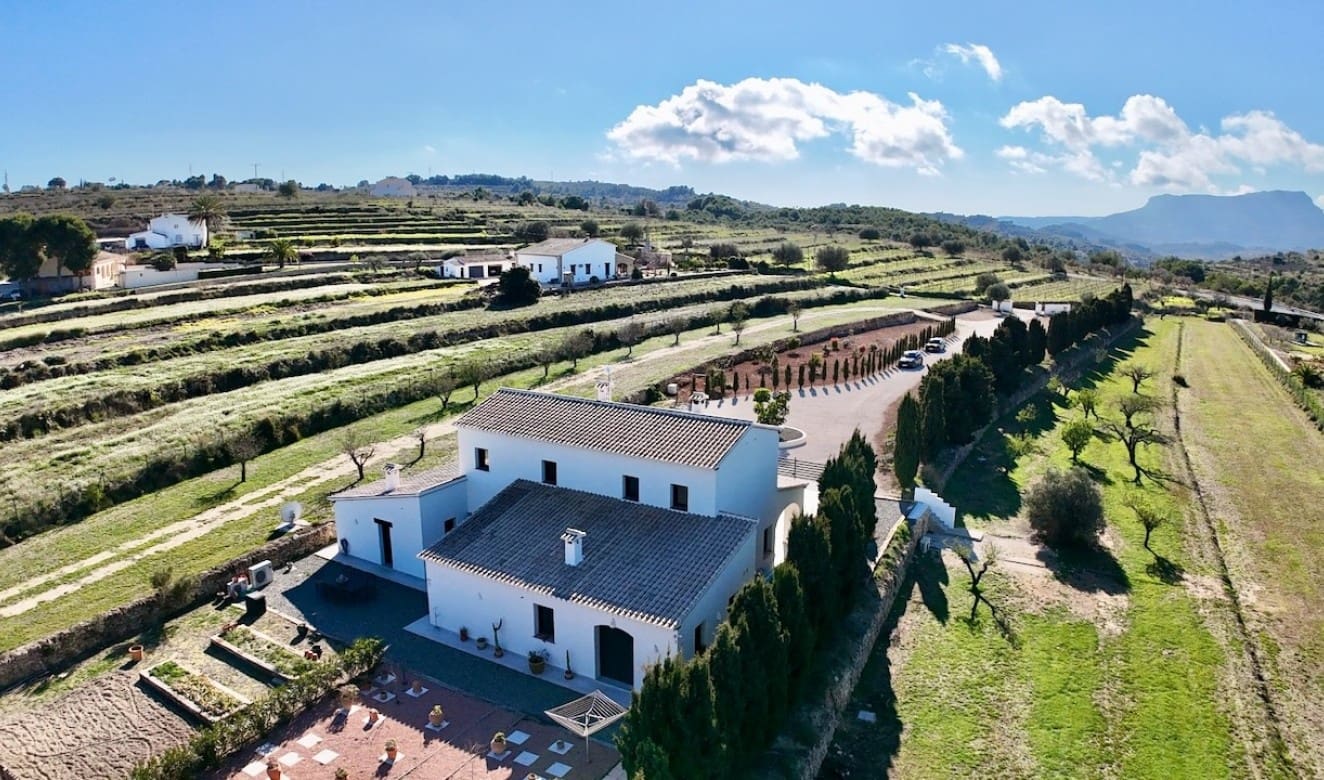 3 soveværelse Finca/Landehus til salg i Benissa med swimmingpool - € 1.395.000 (Ref: 9699326)