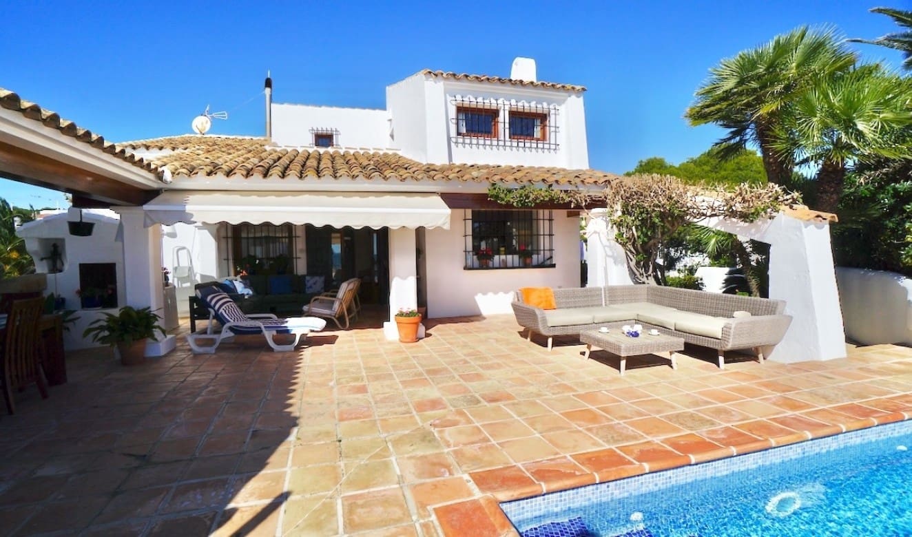 4 bedroom Villa for sale in Moraira with pool - € 2,990,000 (Ref: 9699327)
