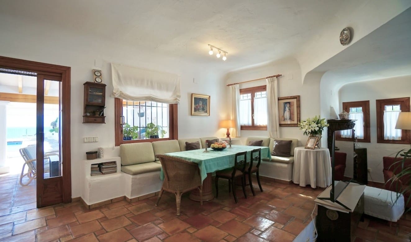 4 bedroom Villa for sale in Moraira with pool - € 2,990,000 (Ref: 9699327)