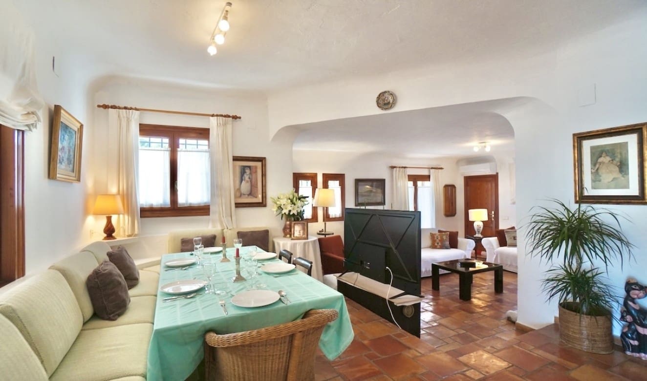 4 bedroom Villa for sale in Moraira with pool - € 2,990,000 (Ref: 9699327)