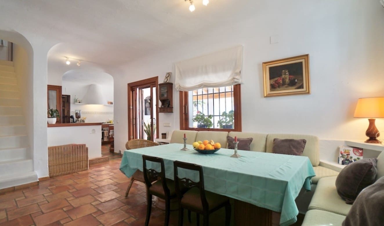 4 bedroom Villa for sale in Moraira with pool - € 2,990,000 (Ref: 9699327)