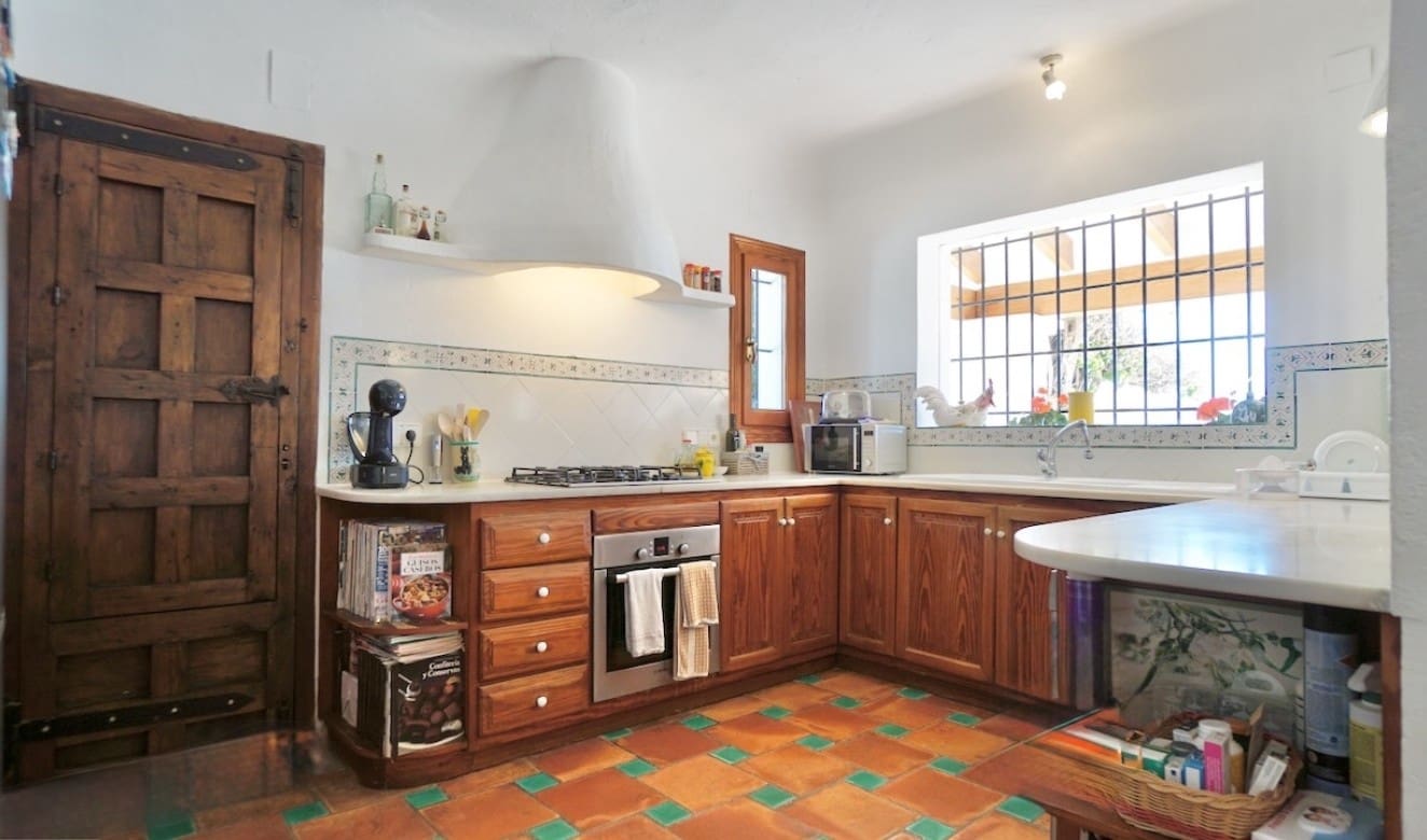 4 bedroom Villa for sale in Moraira with pool - € 2,990,000 (Ref: 9699327)