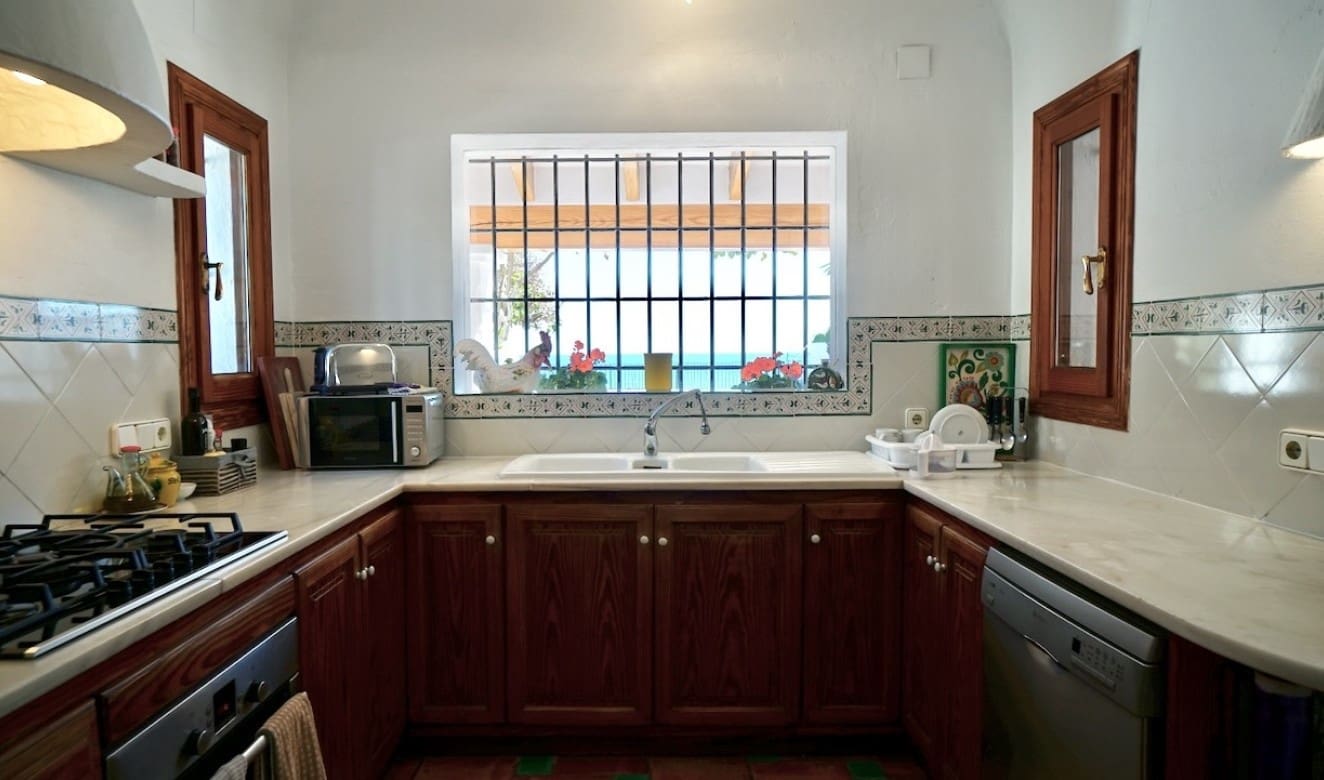 4 bedroom Villa for sale in Moraira with pool - € 2,990,000 (Ref: 9699327)