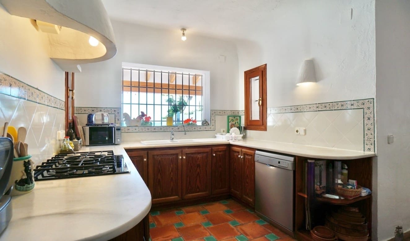 4 bedroom Villa for sale in Moraira with pool - € 2,990,000 (Ref: 9699327)