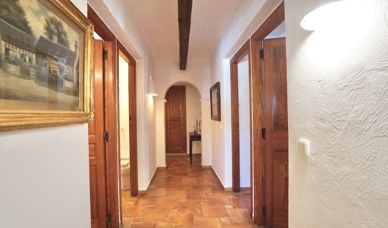 4 bedroom Villa for sale in Moraira with pool - € 2,990,000 (Ref: 9699327)