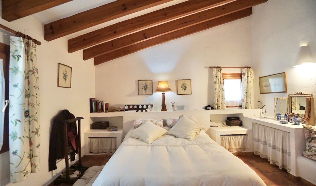 4 bedroom Villa for sale in Moraira with pool - € 2,990,000 (Ref: 9699327)