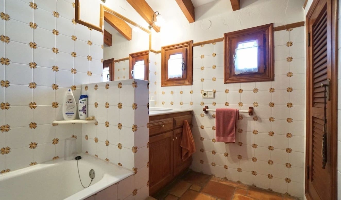 4 bedroom Villa for sale in Moraira with pool - € 2,990,000 (Ref: 9699327)