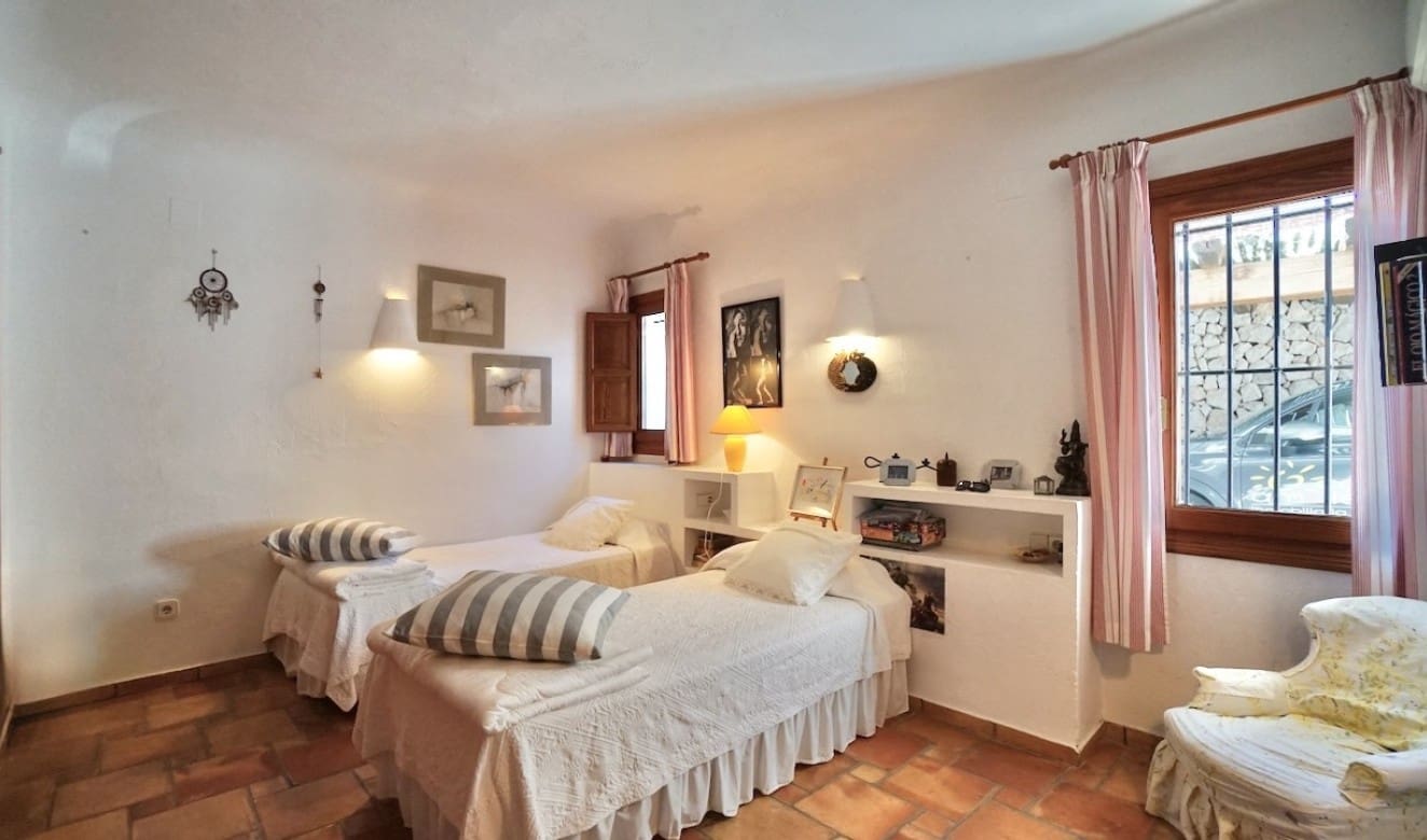 4 bedroom Villa for sale in Moraira with pool - € 2,990,000 (Ref: 9699327)