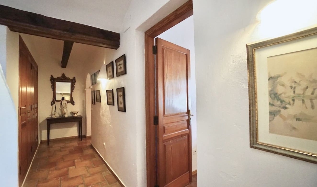 4 bedroom Villa for sale in Moraira with pool - € 2,990,000 (Ref: 9699327)