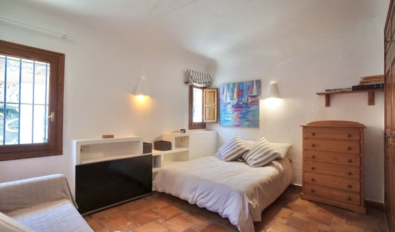 4 bedroom Villa for sale in Moraira with pool - € 2,990,000 (Ref: 9699327)