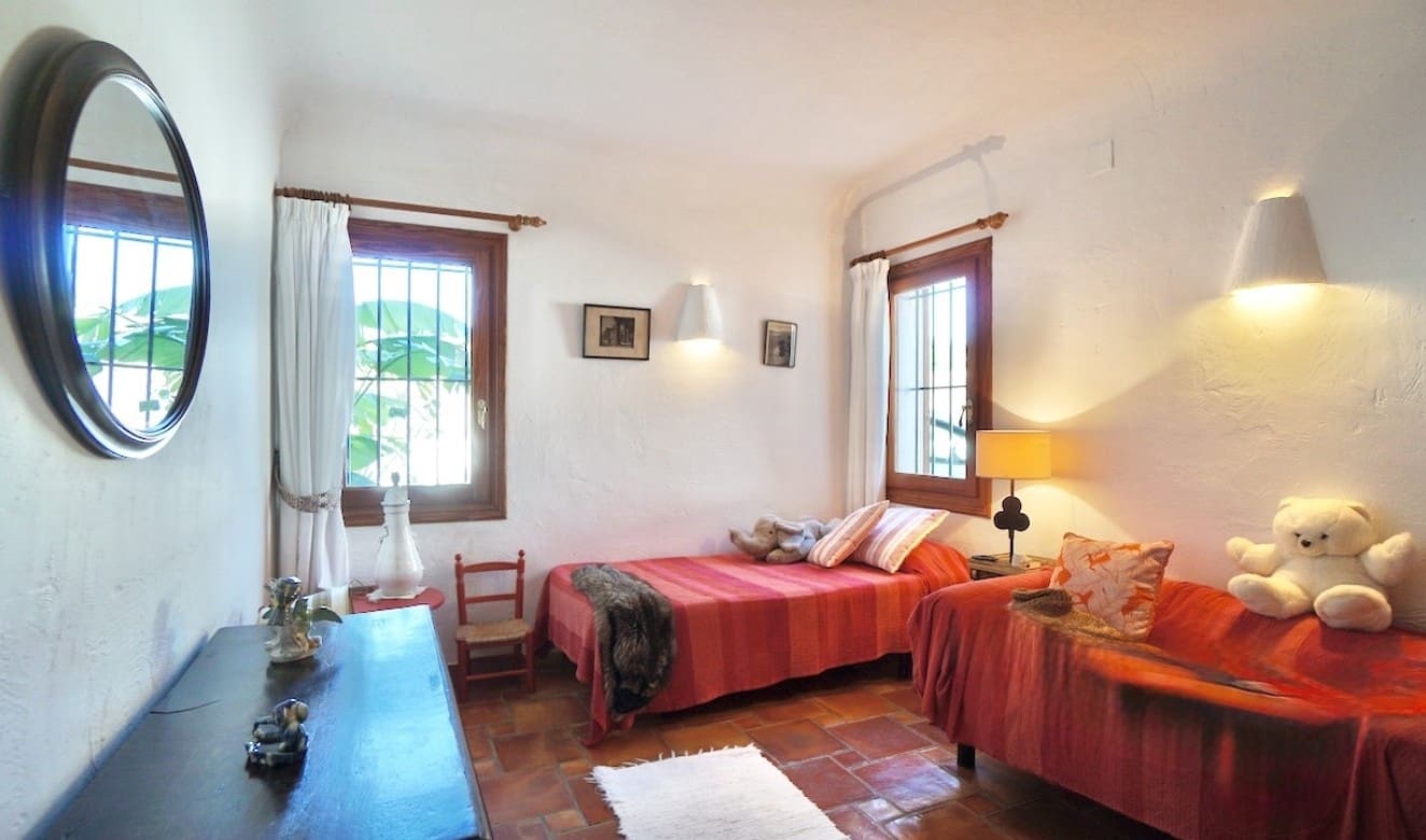 4 bedroom Villa for sale in Moraira with pool - € 2,990,000 (Ref: 9699327)