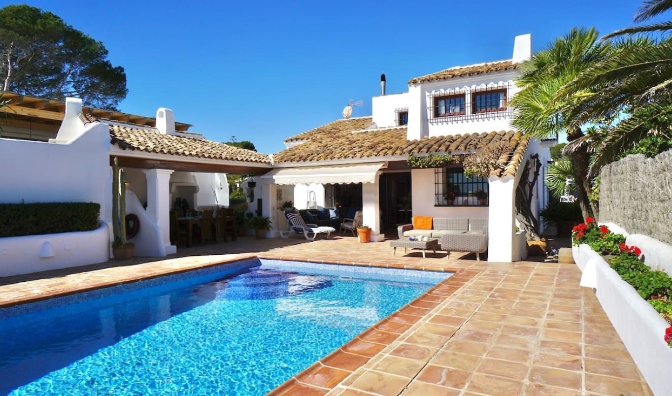 4 bedroom Villa for sale in Moraira with pool - € 2,990,000 (Ref: 9699327)