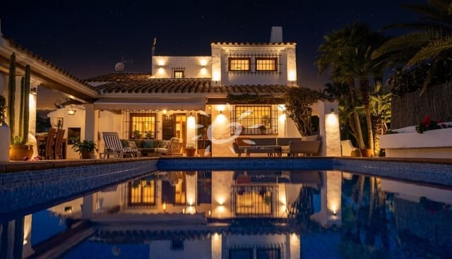 4 chambre Villa/Maison à vendre à Moraira, Teulada-Moraira avec piscine - 2 990 000 € (Ref: 9699327)