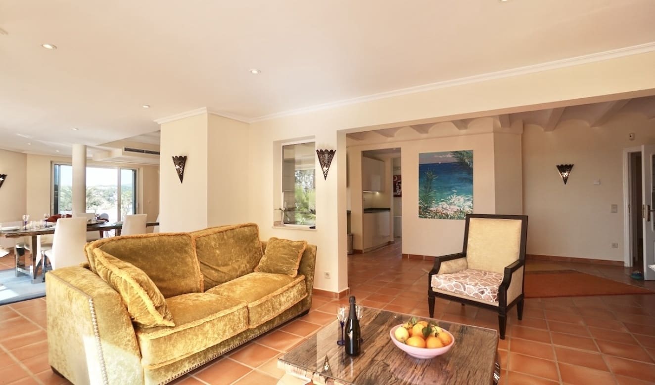 7 bedroom Villa for sale in Moraira with pool - € 2,750,000 (Ref: 9699328)