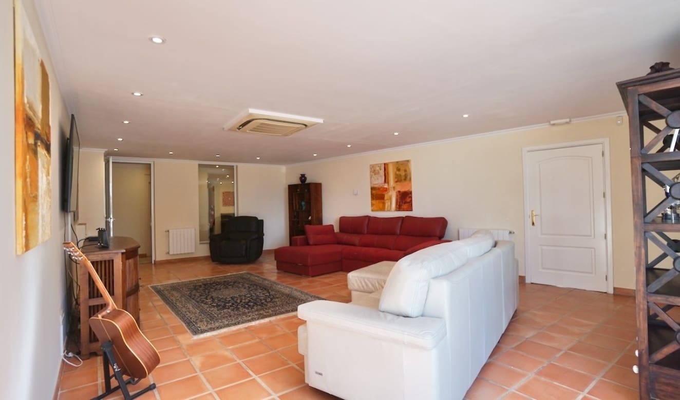 7 bedroom Villa for sale in Moraira with pool - € 2,750,000 (Ref: 9699328)