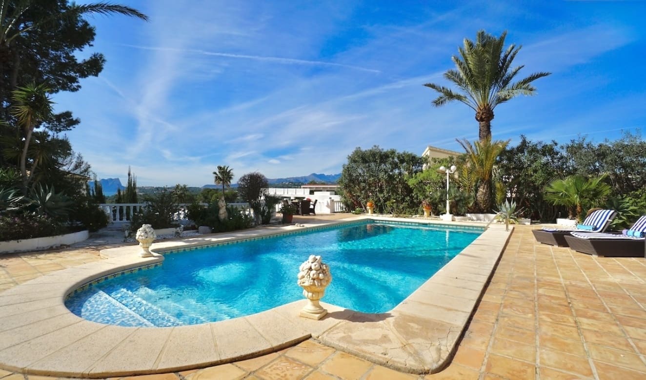 7 bedroom Villa for sale in Moraira with pool - € 2,750,000 (Ref: 9699328)