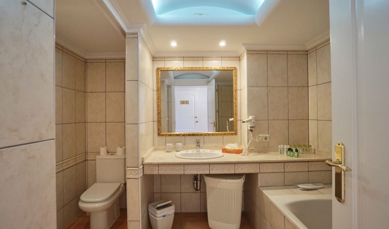 7 bedroom Villa for sale in Moraira with pool - € 2,750,000 (Ref: 9699328)