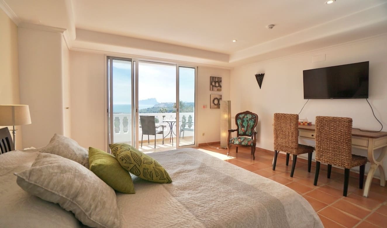 7 bedroom Villa for sale in Moraira with pool - € 2,750,000 (Ref: 9699328)