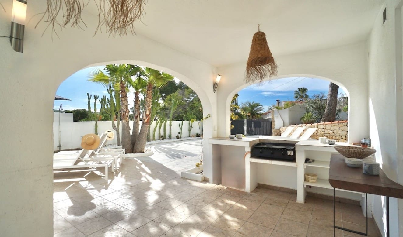 6 soveværelse Villa til salg i Moraira med swimmingpool - € 859.000 (Ref: 9699329)