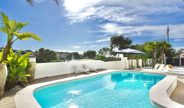 6 soveværelse Villa til salg i Moraira, Teulada-Moraira med swimmingpool - € 859.000 (Ref: 9699329)