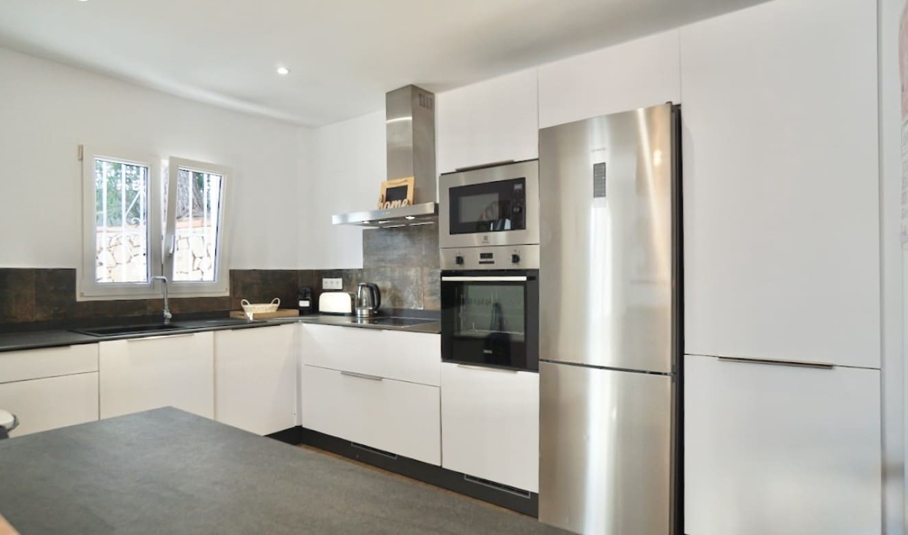 6 soveværelse Villa til salg i Moraira med swimmingpool - € 859.000 (Ref: 9699329)