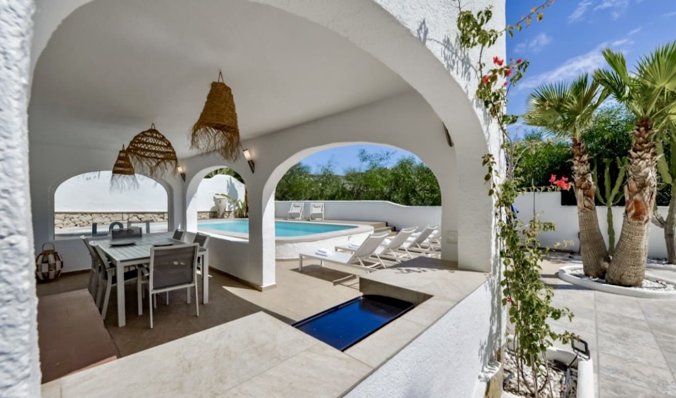 6 soveværelse Villa til salg i Moraira med swimmingpool - € 859.000 (Ref: 9699329)
