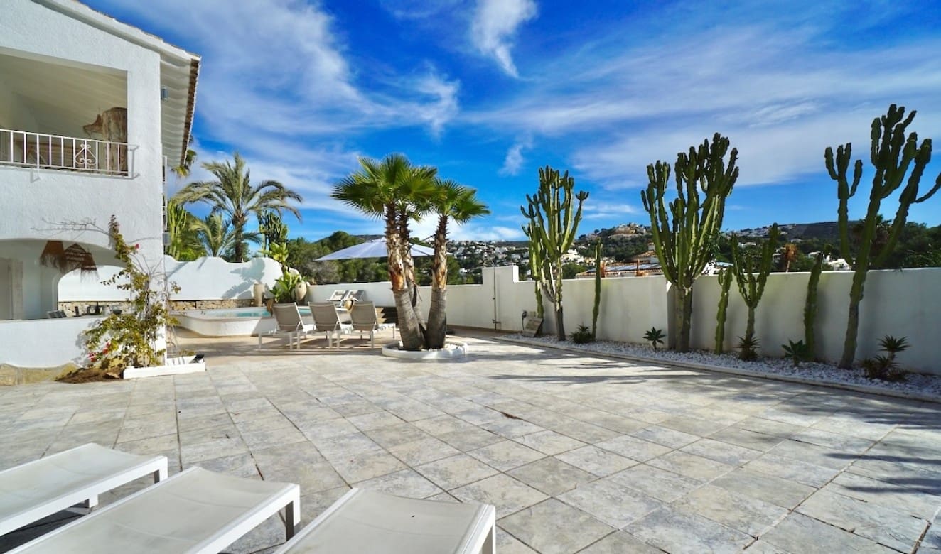 6 soveværelse Villa til salg i Moraira med swimmingpool - € 859.000 (Ref: 9699329)