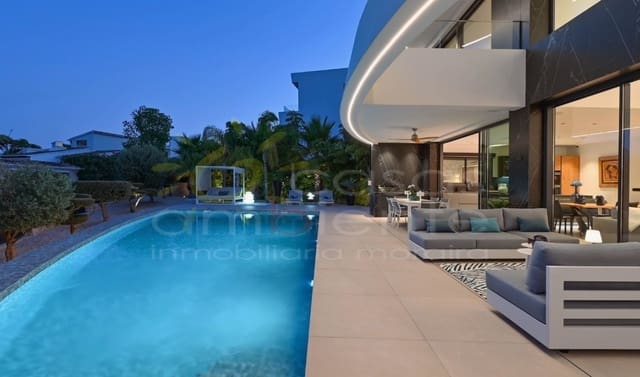 3 makuuhuone Huvila myytävänä paikassa Moraira, Teulada-Moraira mukana uima-altaan 
autotalli - 2 100 000 € (Ref: 9699330)