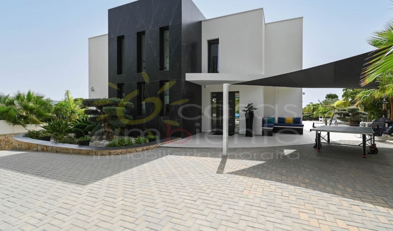 3 soveværelse Villa til salg i Moraira med swimmingpool garage - € 2.100.000 (Ref: 9699330)