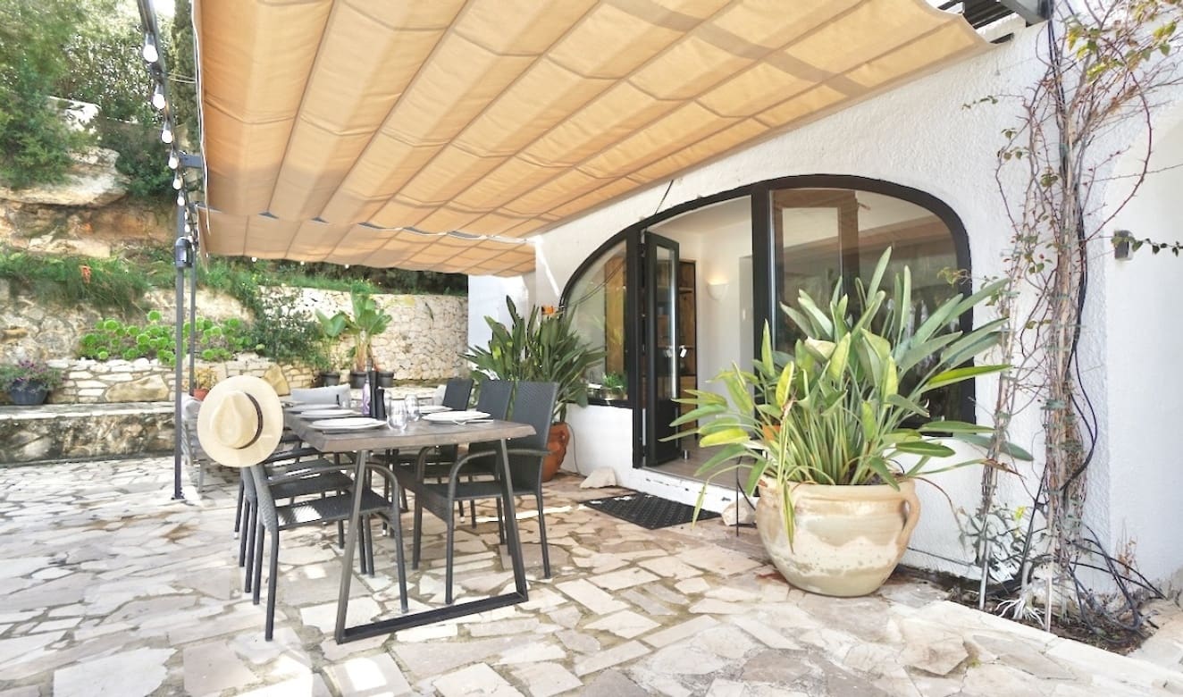 5 bedroom Villa for sale in Moraira with pool - € 895,000 (Ref: 9708082)