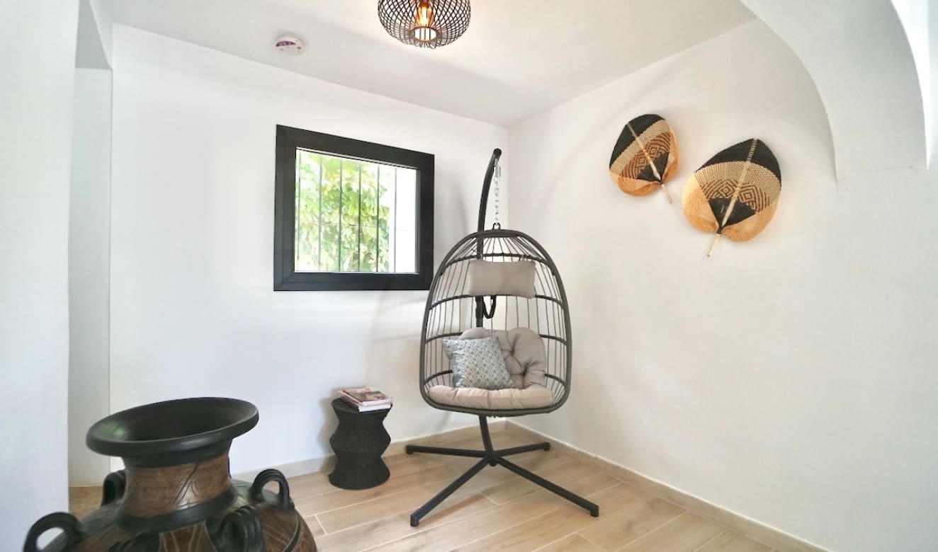 5 bedroom Villa for sale in Moraira with pool - € 895,000 (Ref: 9708082)