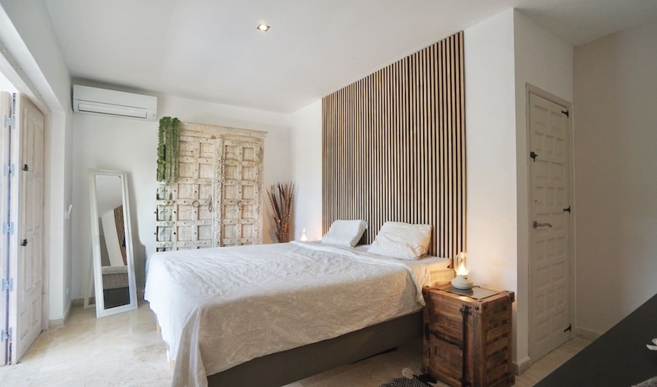 5 bedroom Villa for sale in Moraira with pool - € 895,000 (Ref: 9708082)